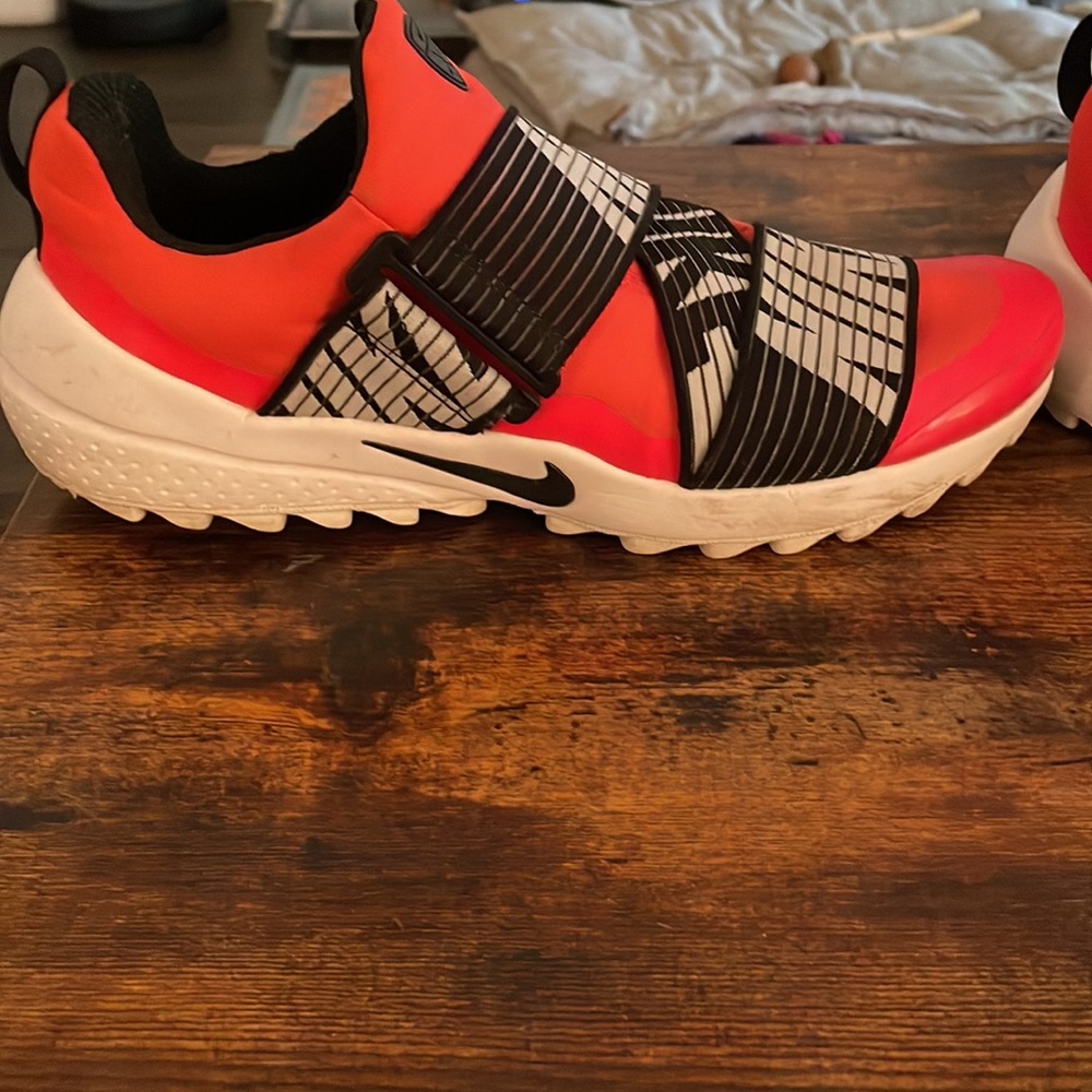 Nike Golf Shoes. Sz 11. Molded bottoms - Picture 4 of 6